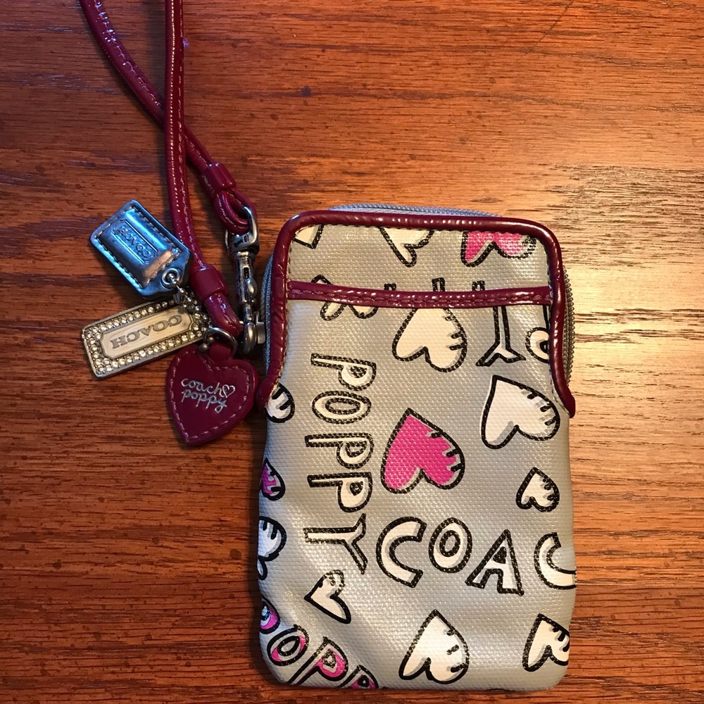 COACH DESIGNER POPPY WALLET/WRISTLET PINK HEARTS